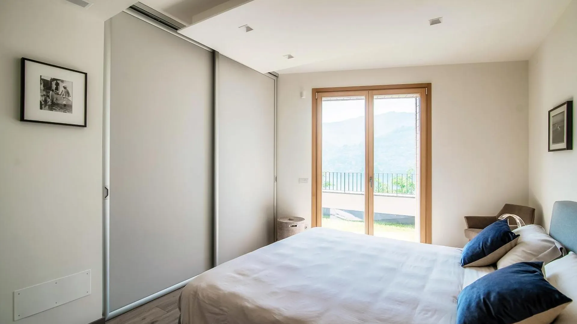 The Rock - By Myhomeincomo Carate Urio Villa