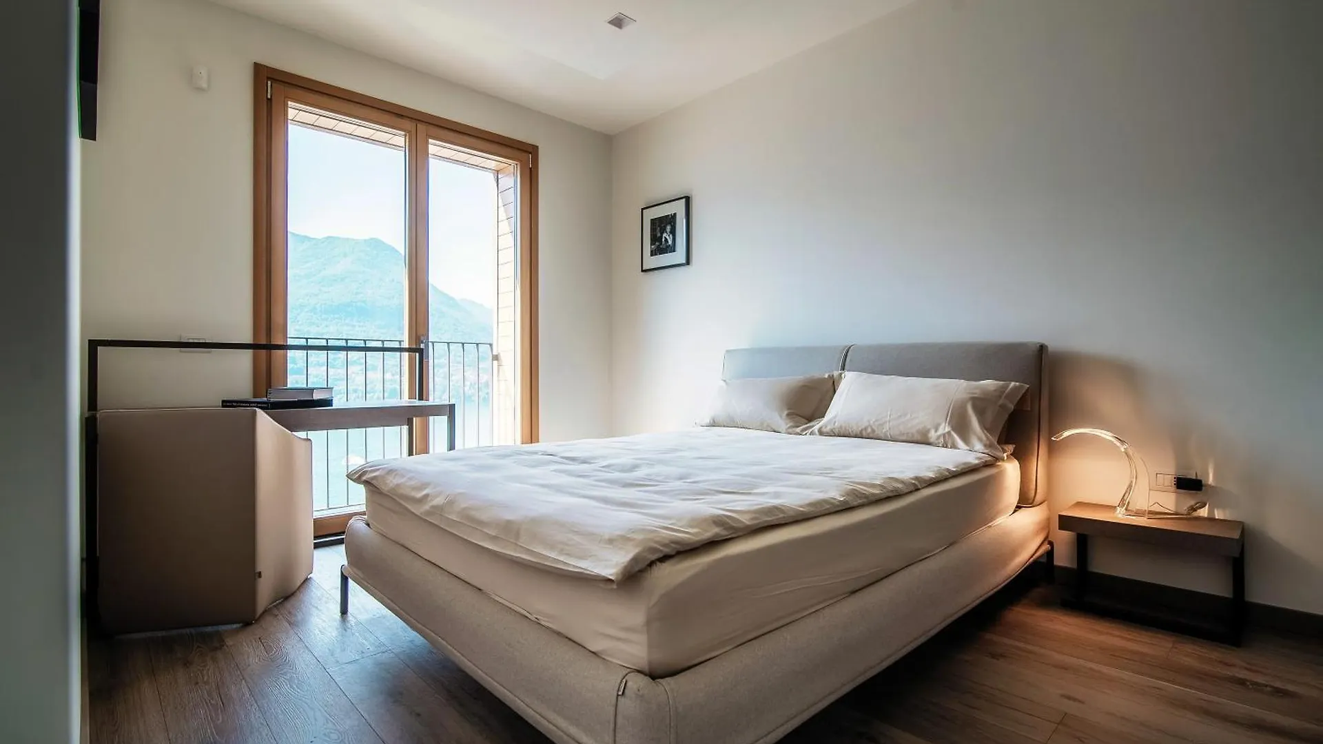 The Rock - By Myhomeincomo Carate Urio Villa