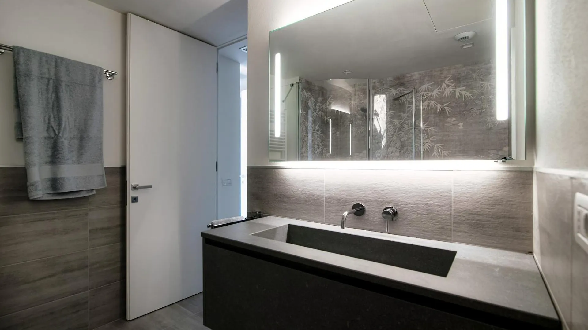 The Rock - By Myhomeincomo Carate Urio Villa